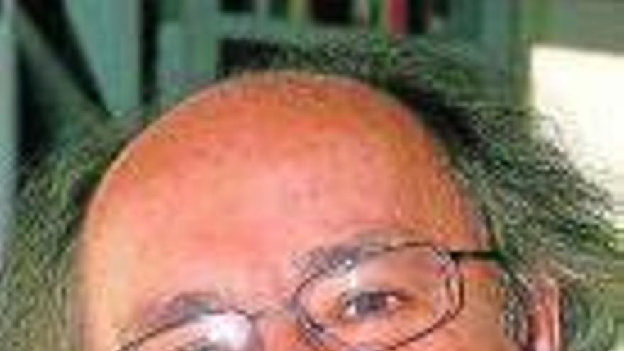 Antonio Colinas.
