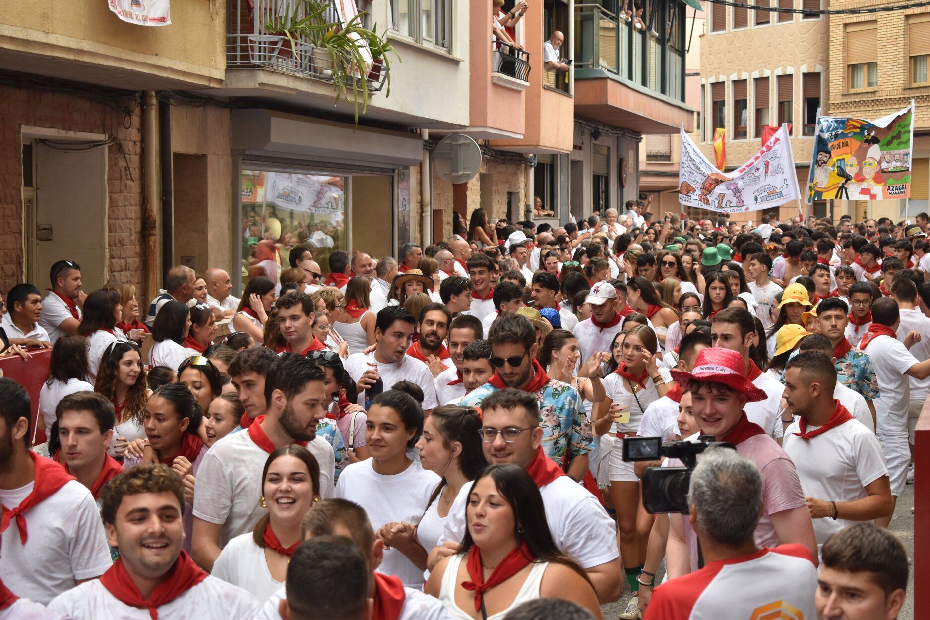 Fotos del chupinazo de fiestas de Azagra