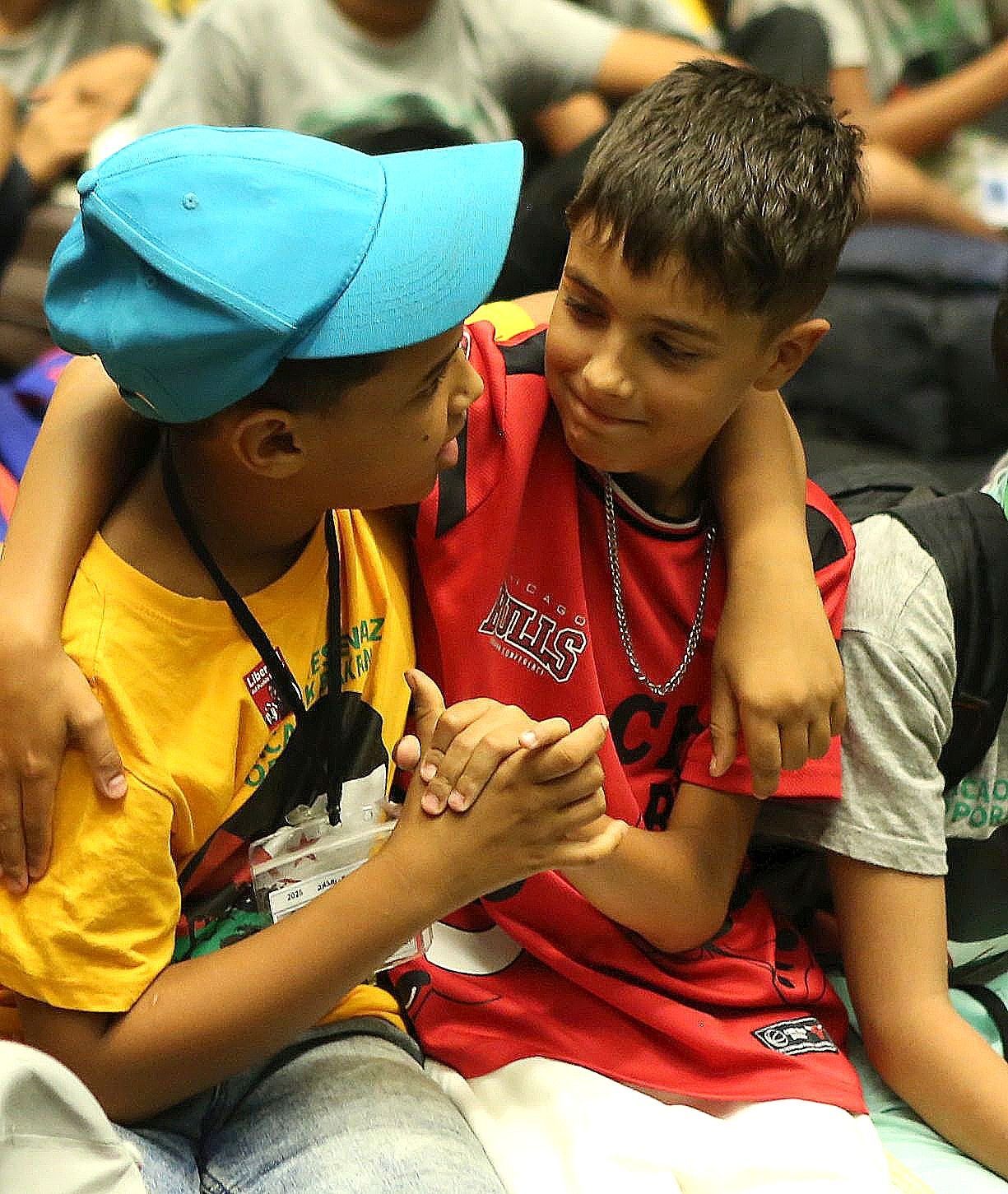 'Vacaciones en Paz': recepción a los niños saharauis que llegan a Navarra para pasar el verano