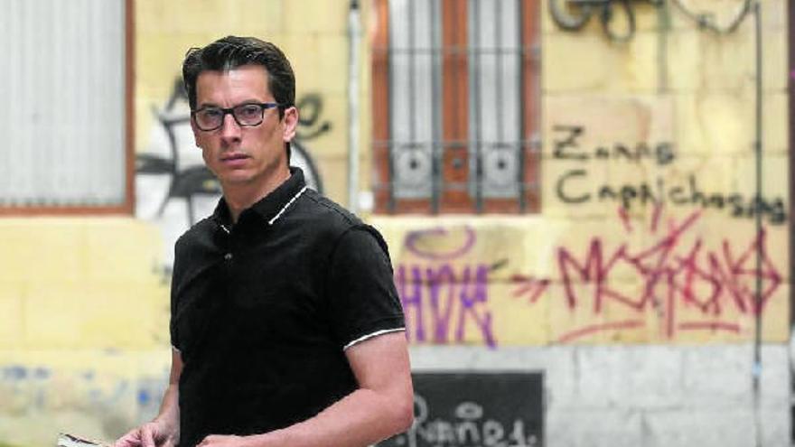 Luis Gonzalo Segura, exteniente de las Fuerzas Armadas y escritor