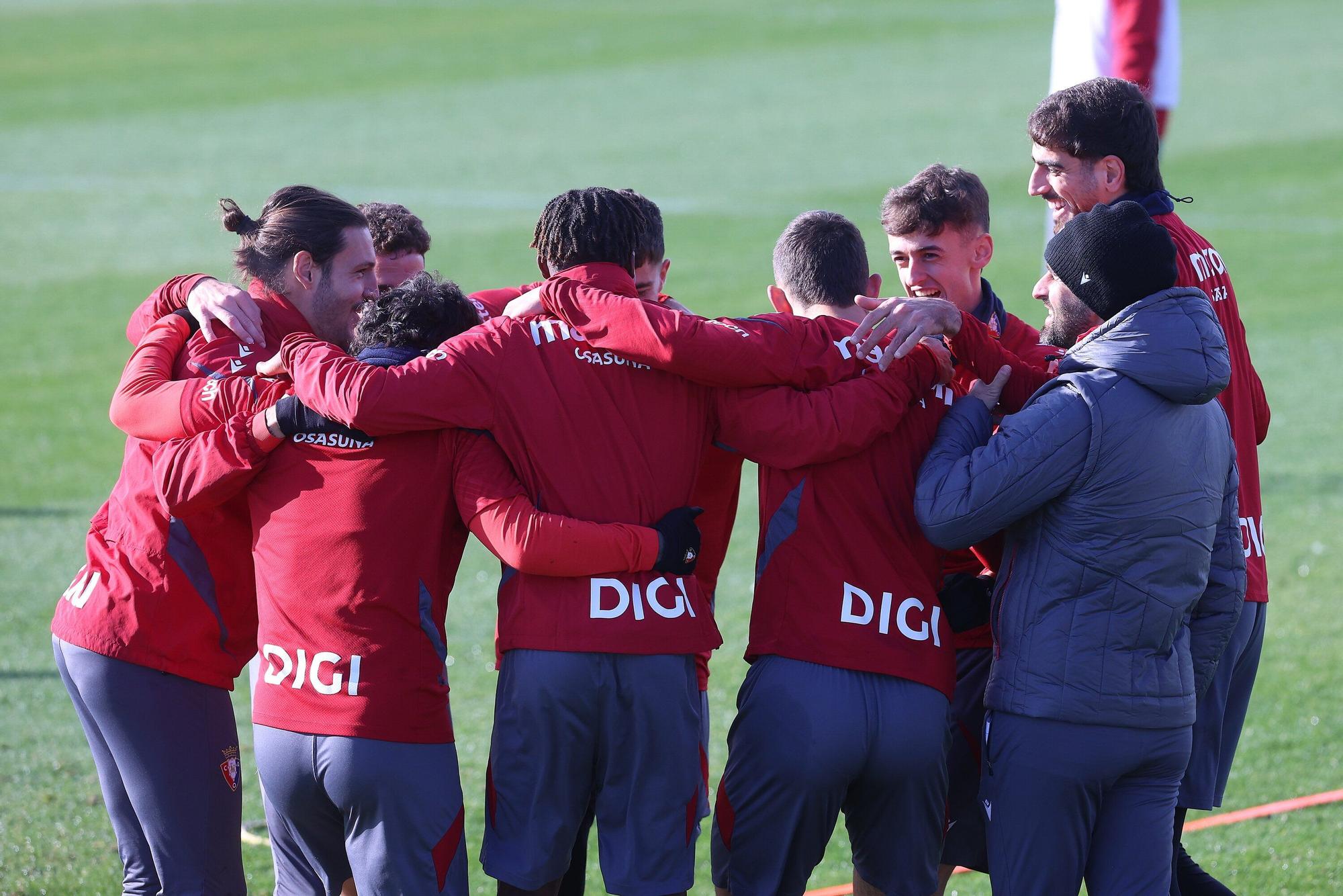 Fotos del entrenamiento de Osasuna (viernes 21 de noviembre de 2025)