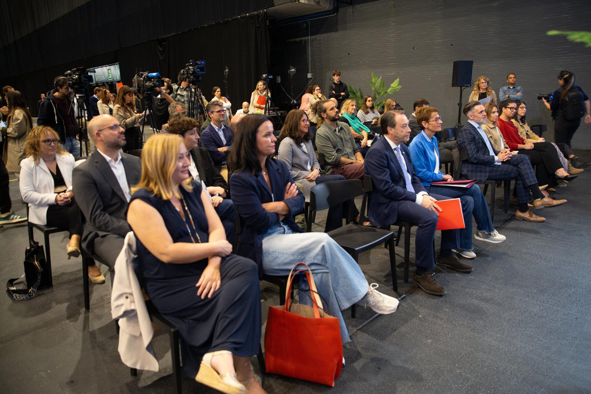 Fotos de la apertura del Encuentro de Empleo y Emprendimiento en la UPNA