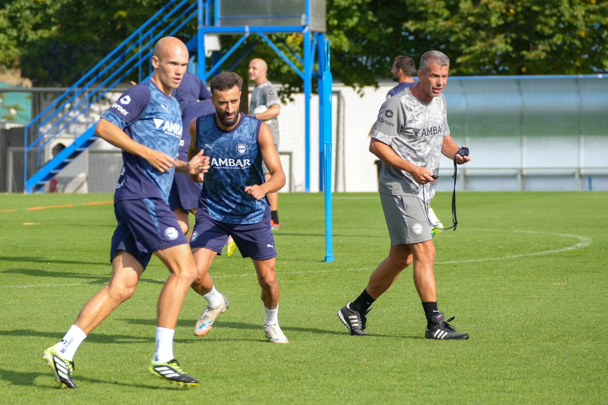 En imágenes: El Alavés se ejercita en Ibaia durante el parón de selecciones