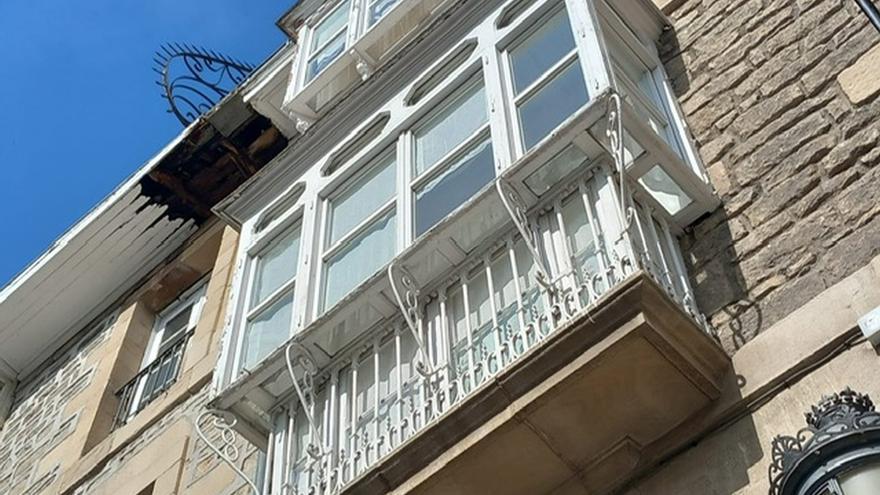 Vitoria inspeccionará de nuevo esta semana el edificio de Los Arquillos vallado por desprendimientos