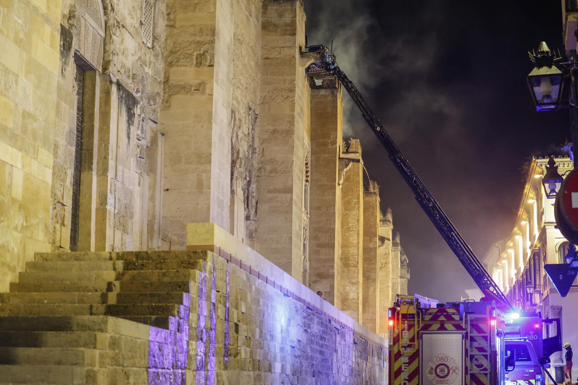 Extinguido completamente el incendio de la Mezquita de Córdoba, que abrirá este sábado