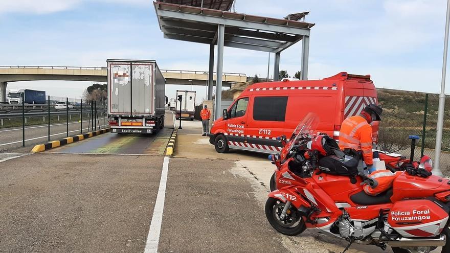 Detenidos dos camioneros en Tiebas por falsedad documental