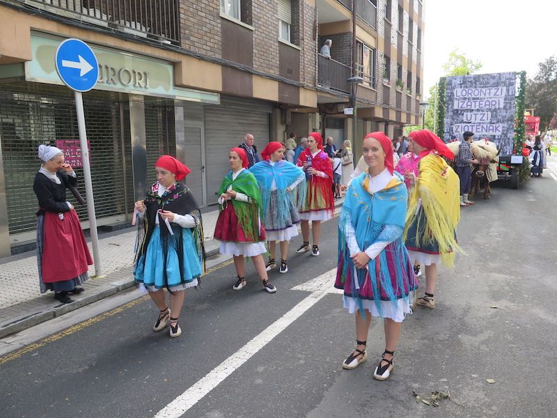 El desfile de la Euskal Jaia de Urretxu, en imágenes
