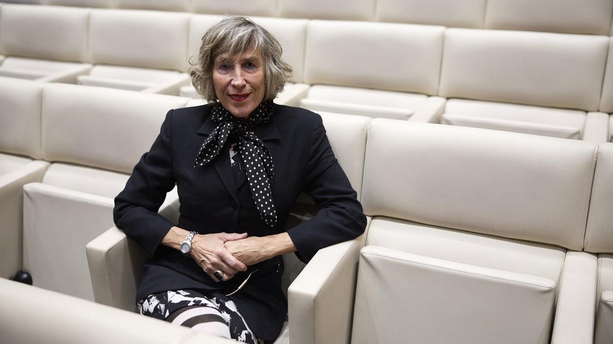 La artista Alicia Otaegui retratada en el Auditorio de Civican, donde presentó recientemente el proyecto colectivo ‘Piano, ma non piano’.