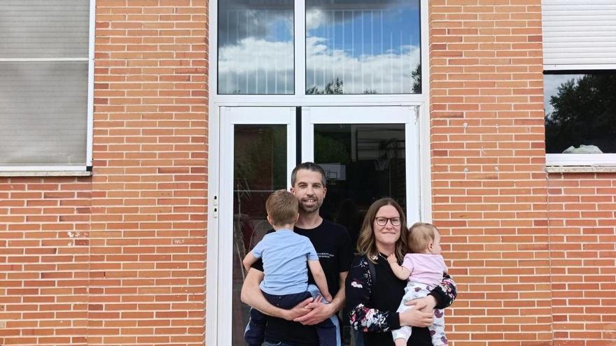 Familia afectada por el recorte de aulas de ikastolas: “Gimeno ha cambiado las reglas del juego y mi hijo se queda fuera”