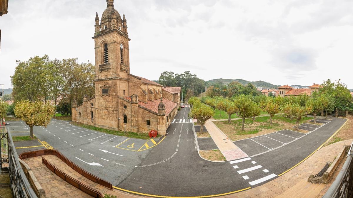 Nuevas plazas de aparcamiento junto al ayuntamiento de Berango.