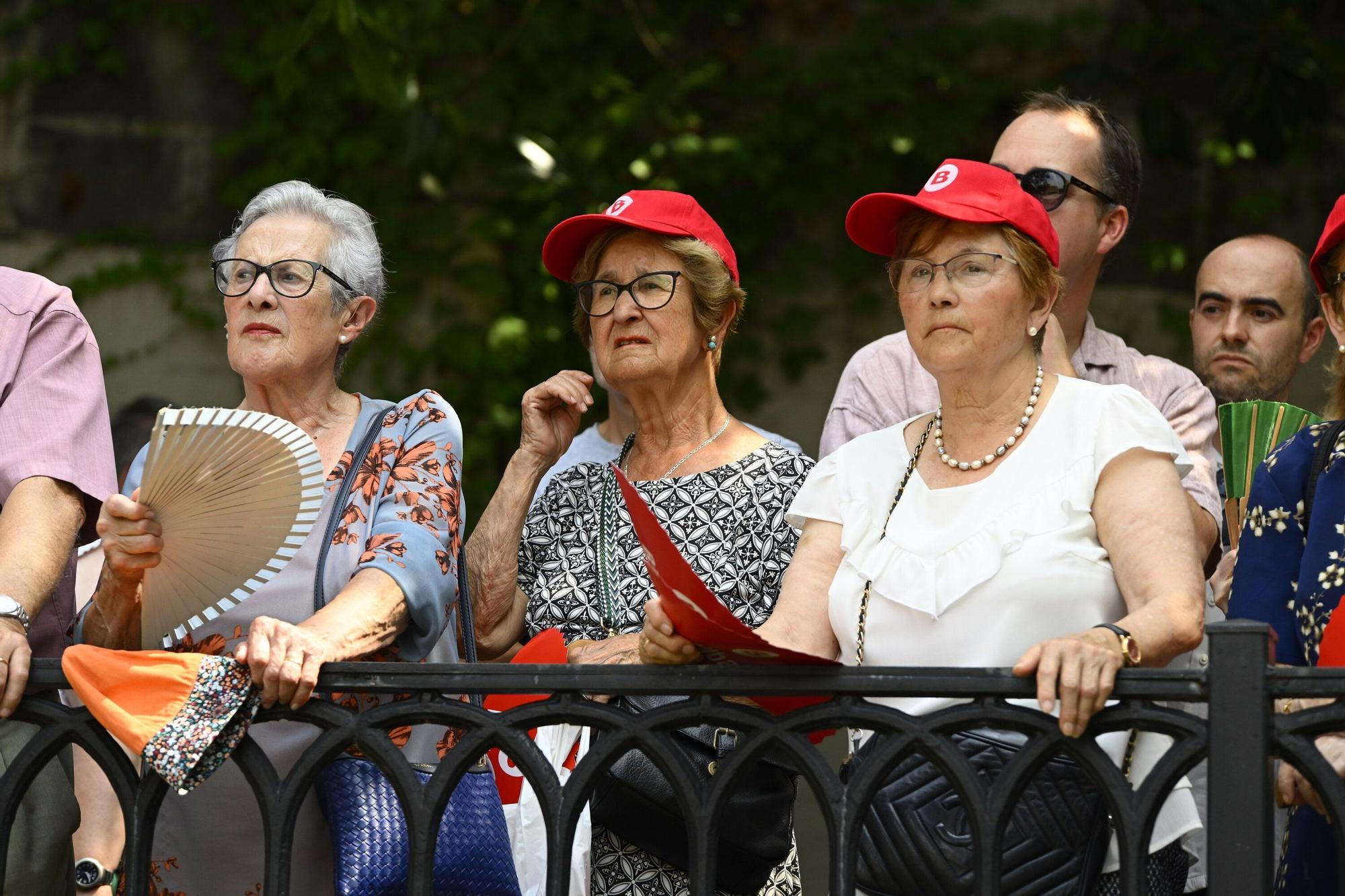 En imágenes: miles de files abarrotan Begoña para honrar a la Amatxu