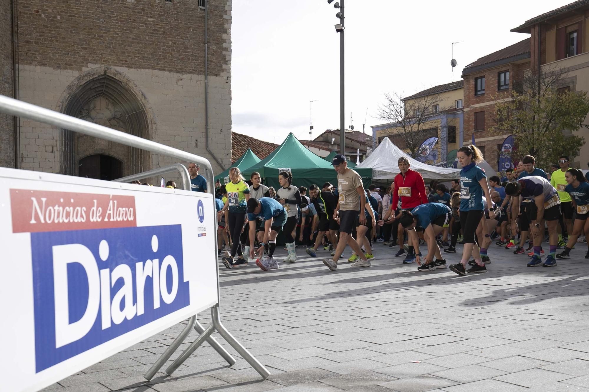 En imágenes: Buen tiempo y buen ambiente en la Conquista de la Almendra (¡Búscate en las fotos!)