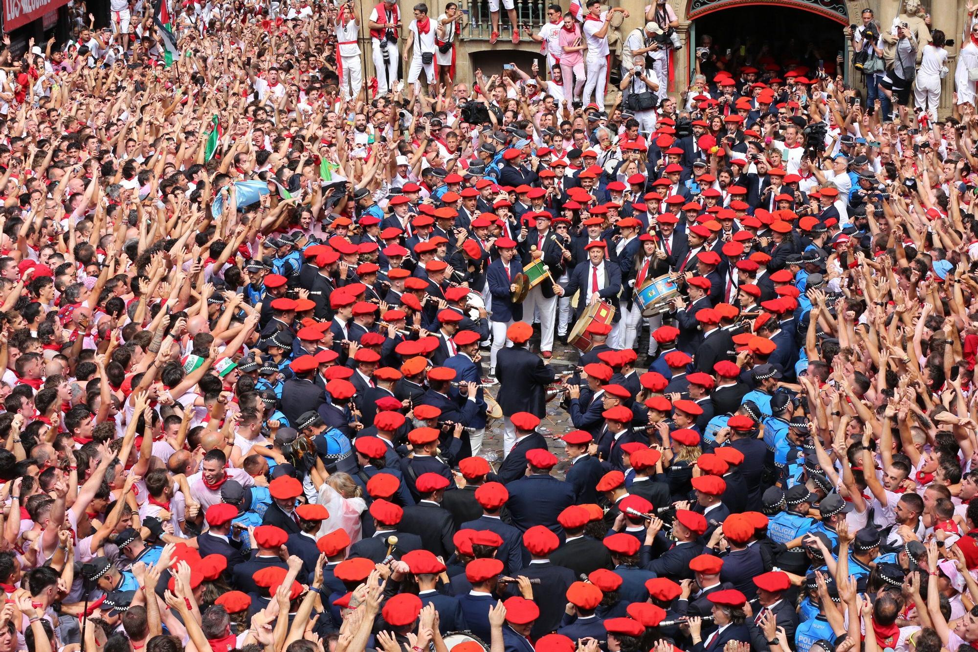 Fotos del  Chupinazo de San Fermín 2025 en Pamplona: ¡La fiesta más internacional se enciende con un grito solidario por Palestina!