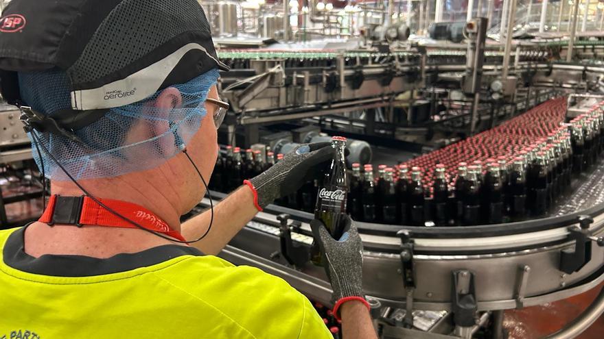 La actividad local de Coca-Cola genera 255 millones de euros de valor añadido a la economía vasca