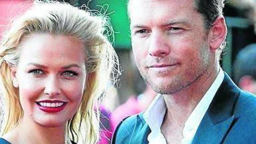 Sam Worthington (Avatar) y Lara Bingle.