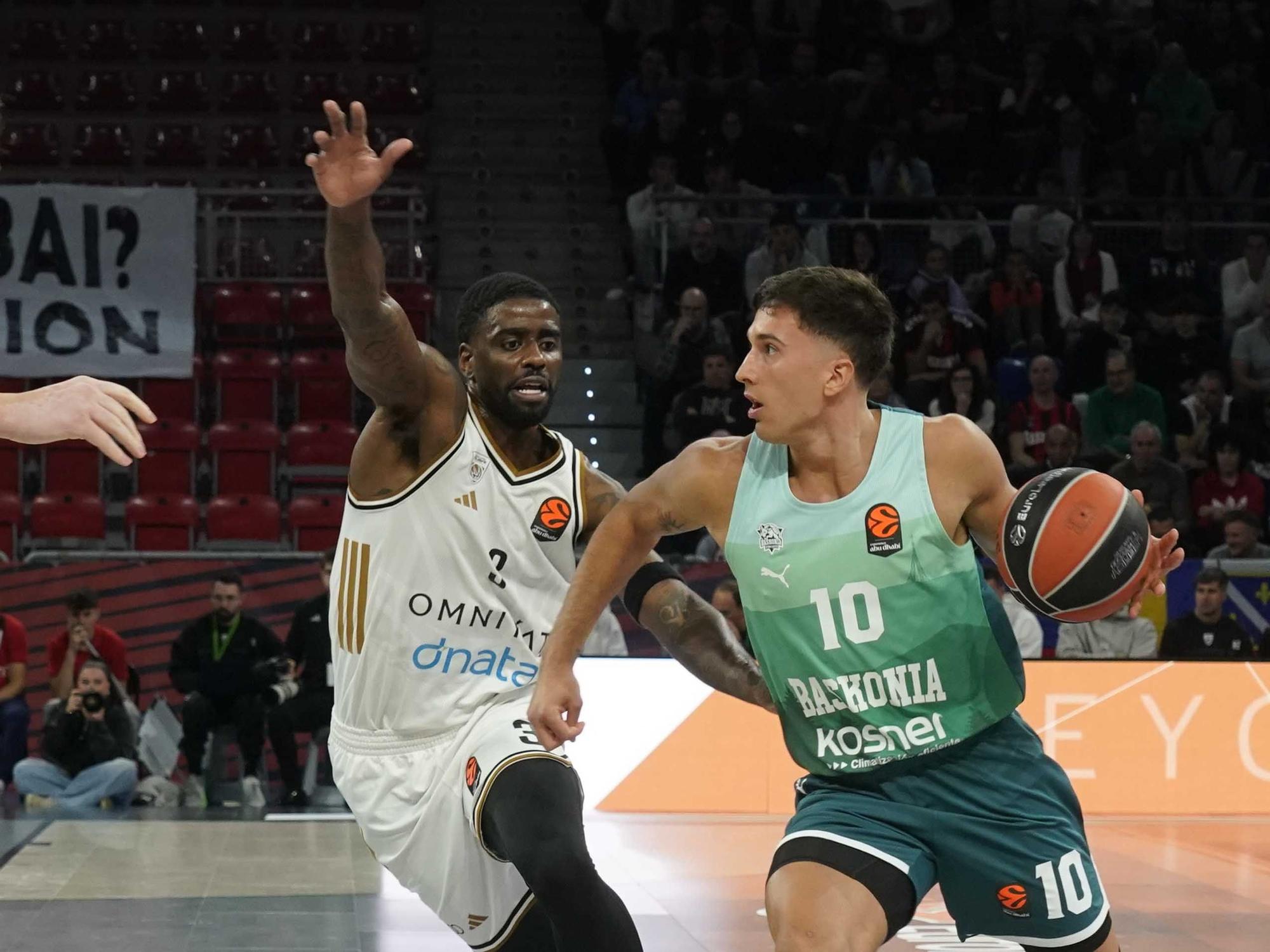 Todas las imágenes del Baskonia - Dubái (92-85)