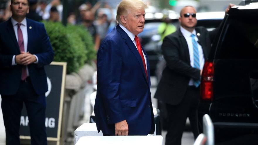Trump defiende su inocencia y denuncia una “caza de brujas”