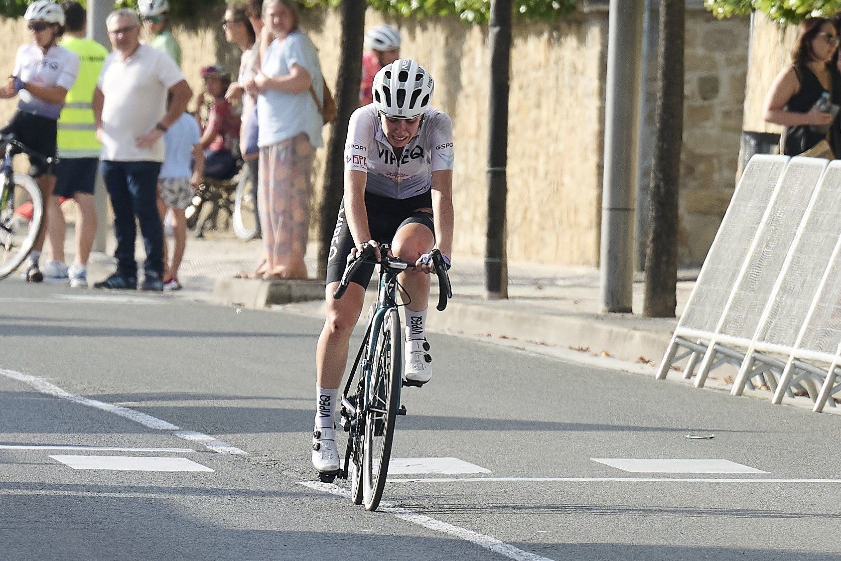 Irati Aranguren conquista la Vuelta Ciclista a Pamplona