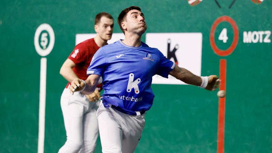 El campeón regresa a la 'jaula'