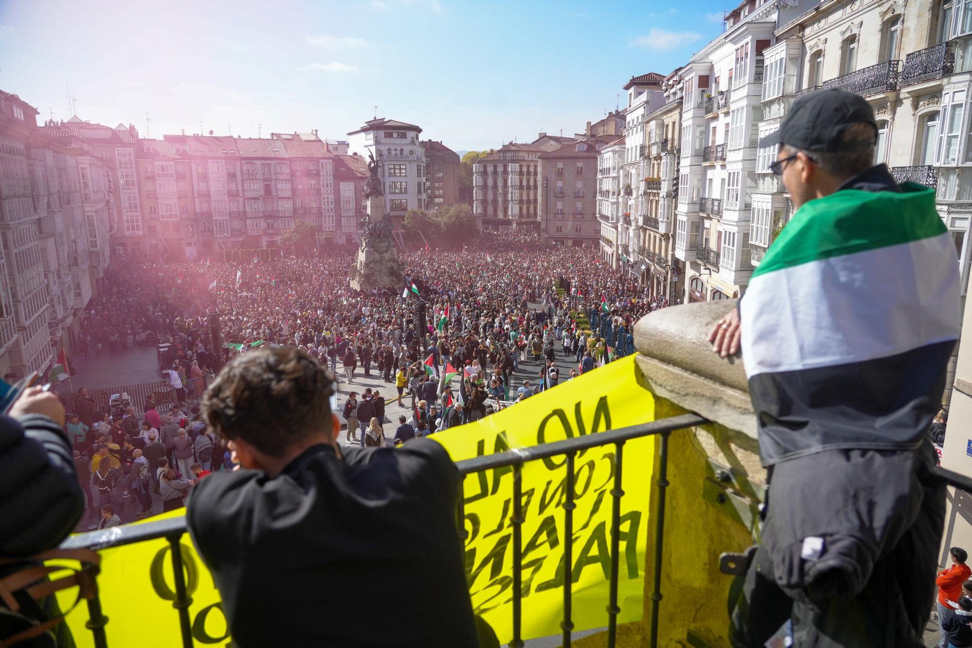 Manifestación en favor del pueblo de Gaza en Vitoria
