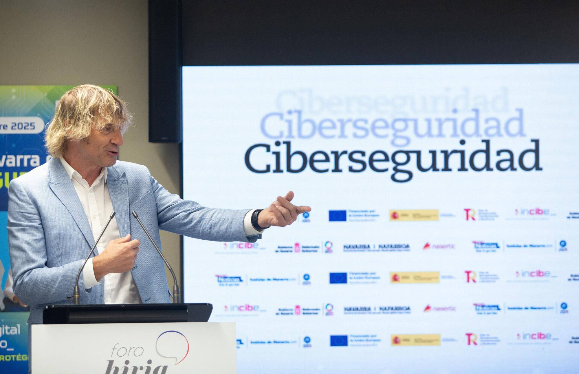 Fotos del Foro Hiria sobre ciberseguridad