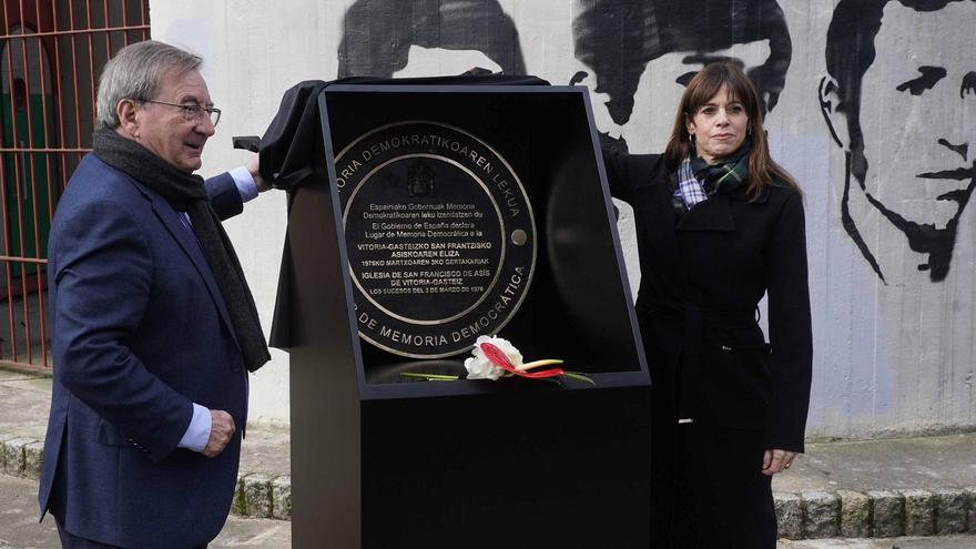 Sánchez aprobará una declaración institucional por la masacre del 3 de marzo en Gasteiz