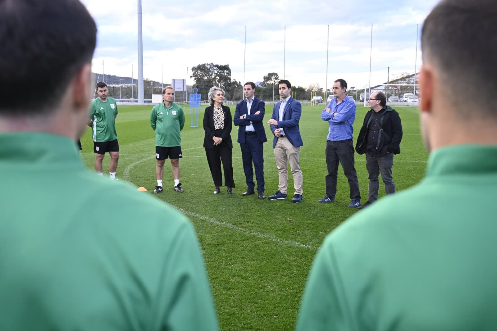 El Lehendakari visita en Lezama el entrenamiento de la Euskal Selekzioa