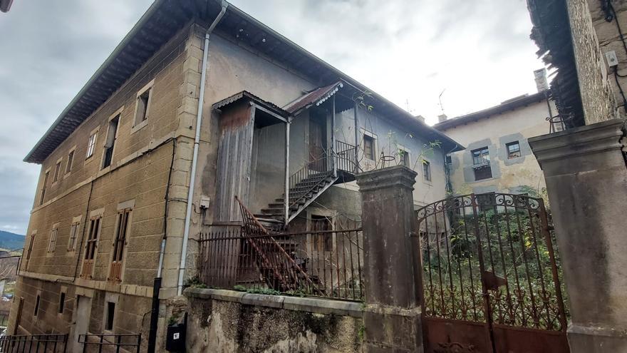 Artziniega da el primer paso para disponer de vivienda social de alquiler