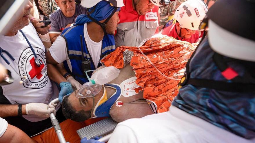Rescatan a Hernán, el superviviente de los terremotos en Venezuela que llevaba ocho días bajo los escombros
