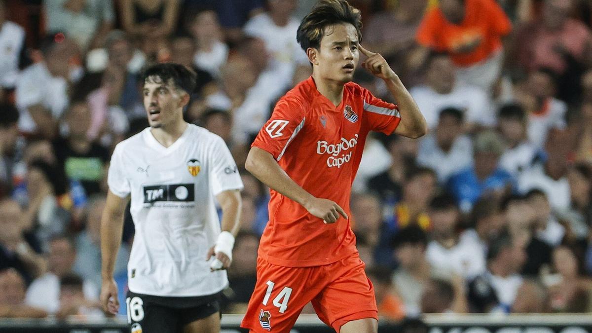 Take Kubo celebra su gol.