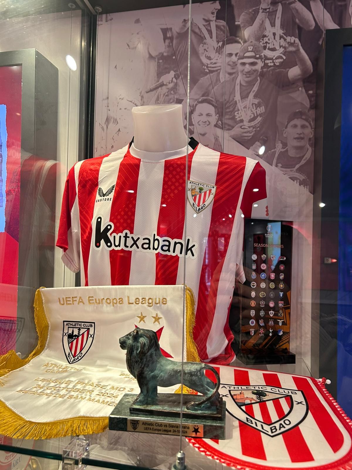 Camiseta del Athletic en el museo del Fortuna Arena