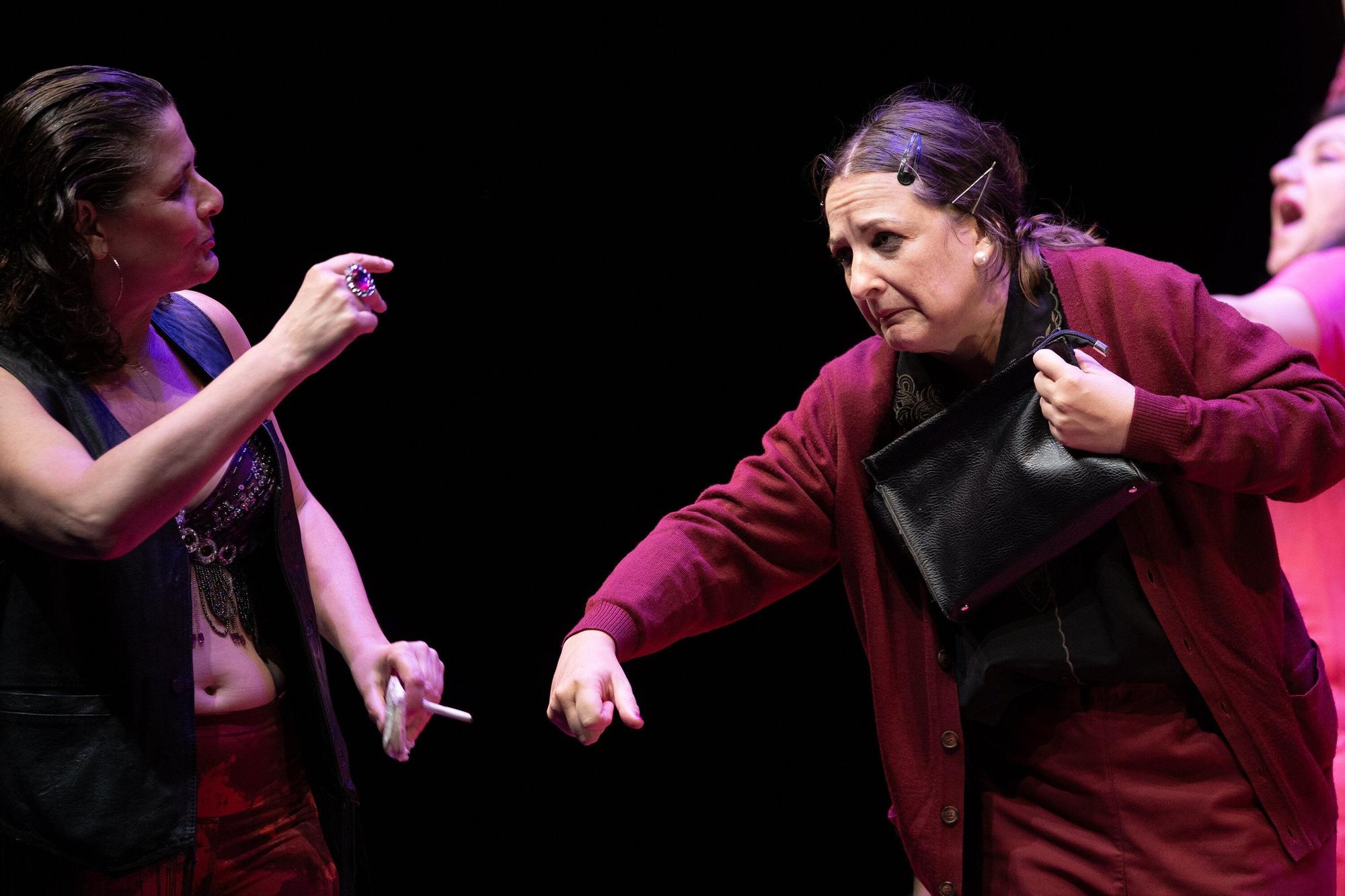 Fotos de 'Las bingueras de Eurípides' en el Festival de Teatro de Olite 2025