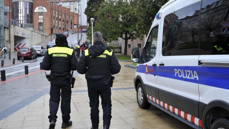 Raja la cara con una botella a una persona en una pelea en Bilbao