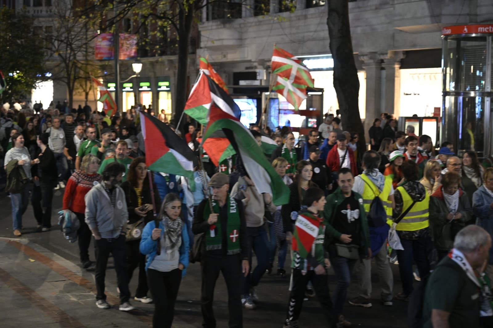 Cientos de personas marchan en Bilbao en apoyo a Palestina