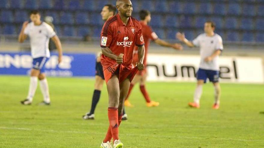 Osasuna no reacciona ante el Tenerife y se queda al borde del abismo (2-1)