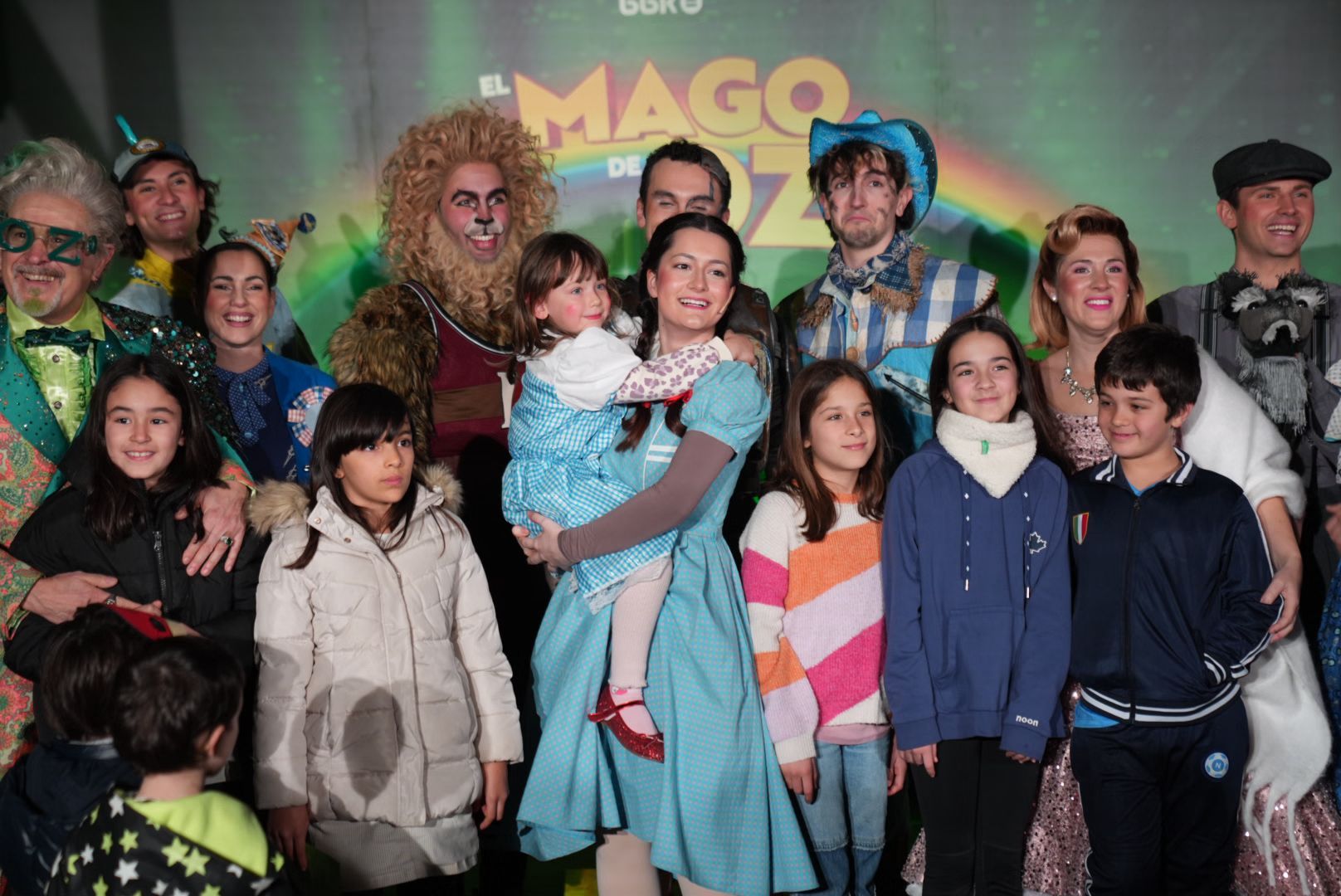 En imágenes: el Palacio Euskalduna se tematiza por Navidad