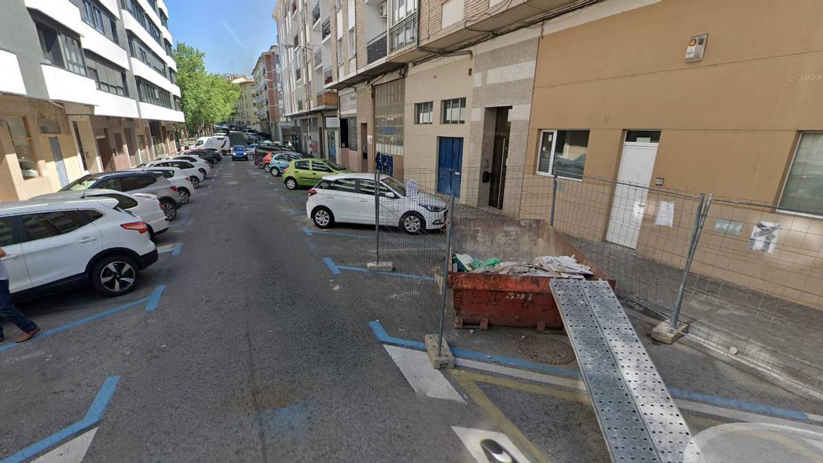 Vista de un tramo de la calle río Alzania, en Azpilagaña.