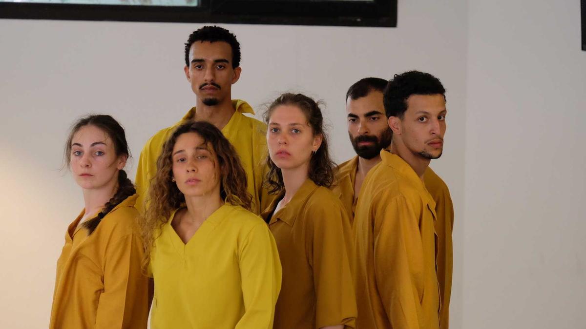 Los bailarines y las bailarinas participantes en 'Barzakh’