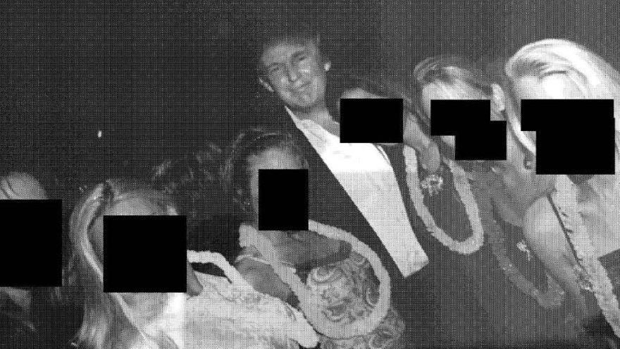 Publican nuevas fotografías de Epstein en las que aparecen personalidades como Trump, Bill Clinton o Woody Allen