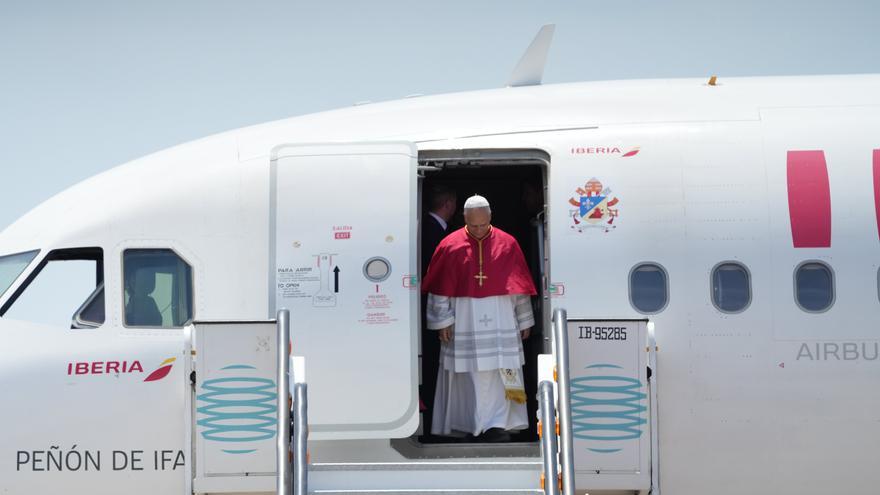 En imágenes: Así ha sido la llegada del Papa a Barcelona