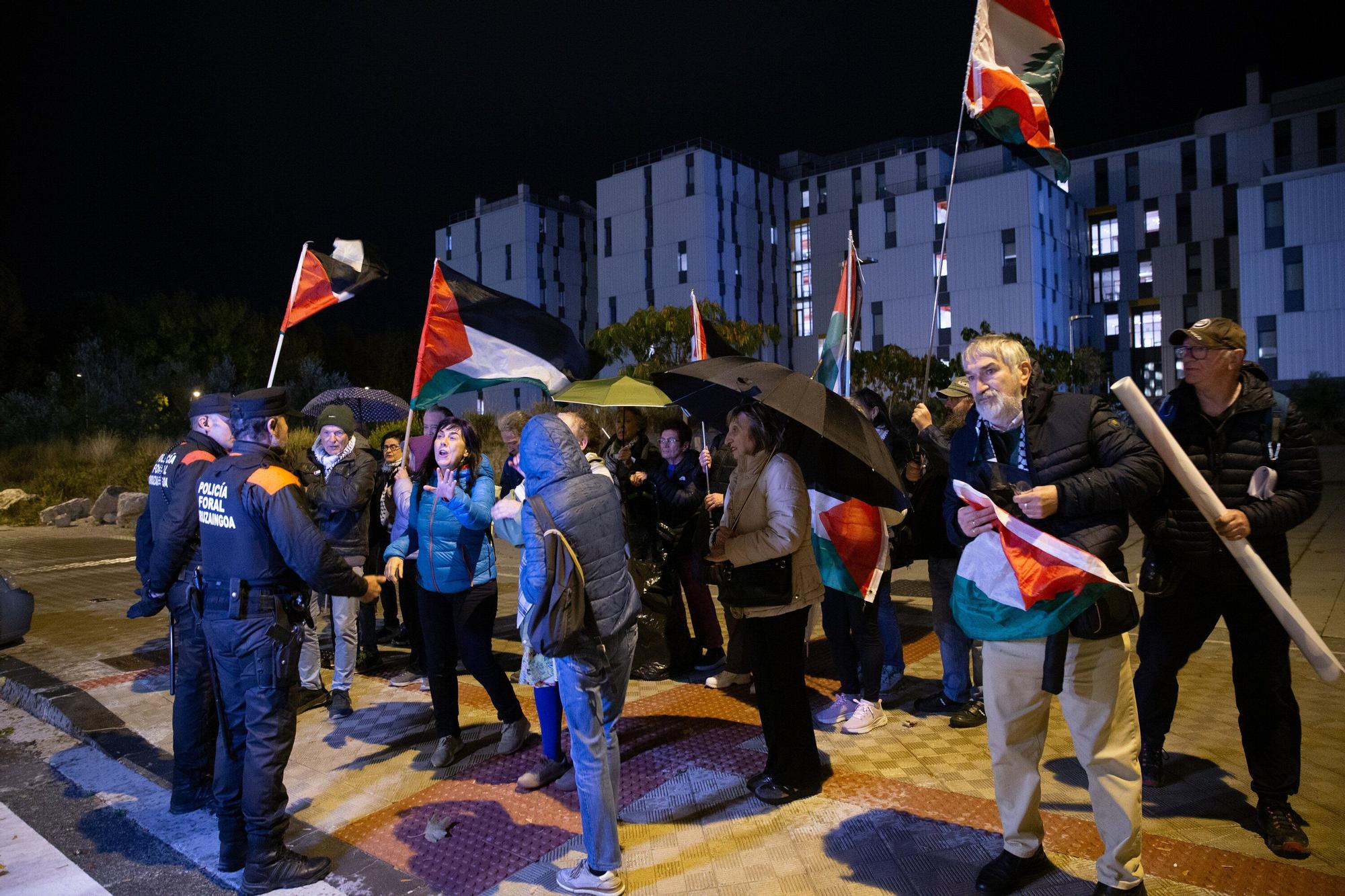 Protesta de BDZ Nafarroa por la participación de Israel en el Campeonato del Mundo de Trampolín