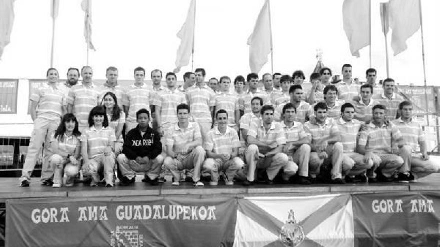 La solidez de Hondarribia se confirma al volver a presentar tres traineras
