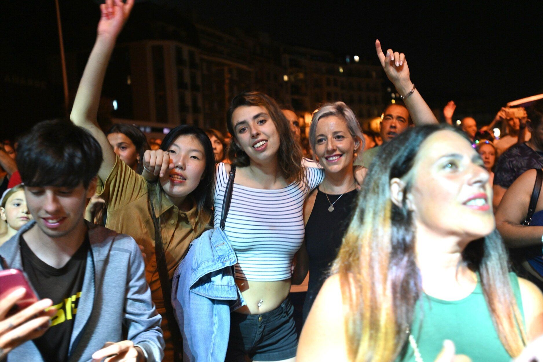 Vicco pone a bailar a Donostia en la Aste Nagusia