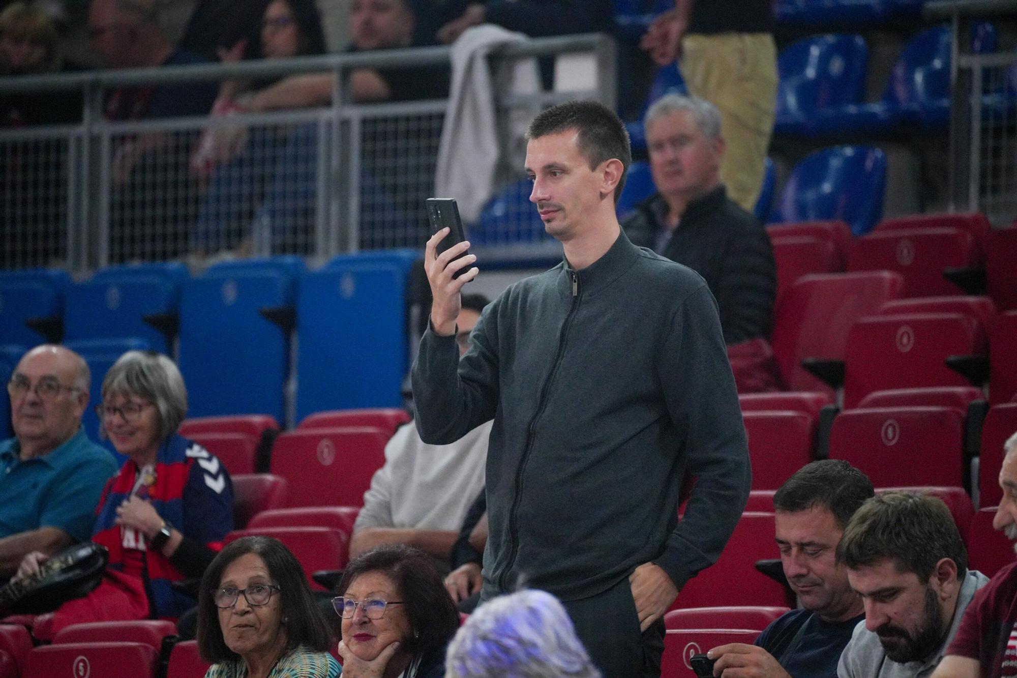 En imágenes: Ambientazo en el Baskonia-Partizan (¡Búscate en las fotos!)