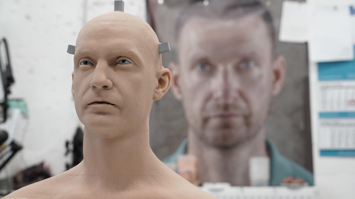 ¿Venderías tu rostro y tu voz para siempre a un robot por 180.000 euros?