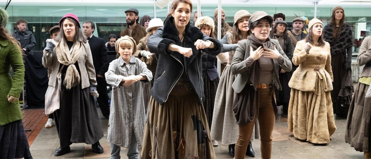 Flashmob en pleno centro de Bilbao de 'Cuento de Navidad'