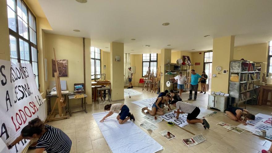 Pancartas y firmas en contra de la planta de biometano proyectada en Sesma