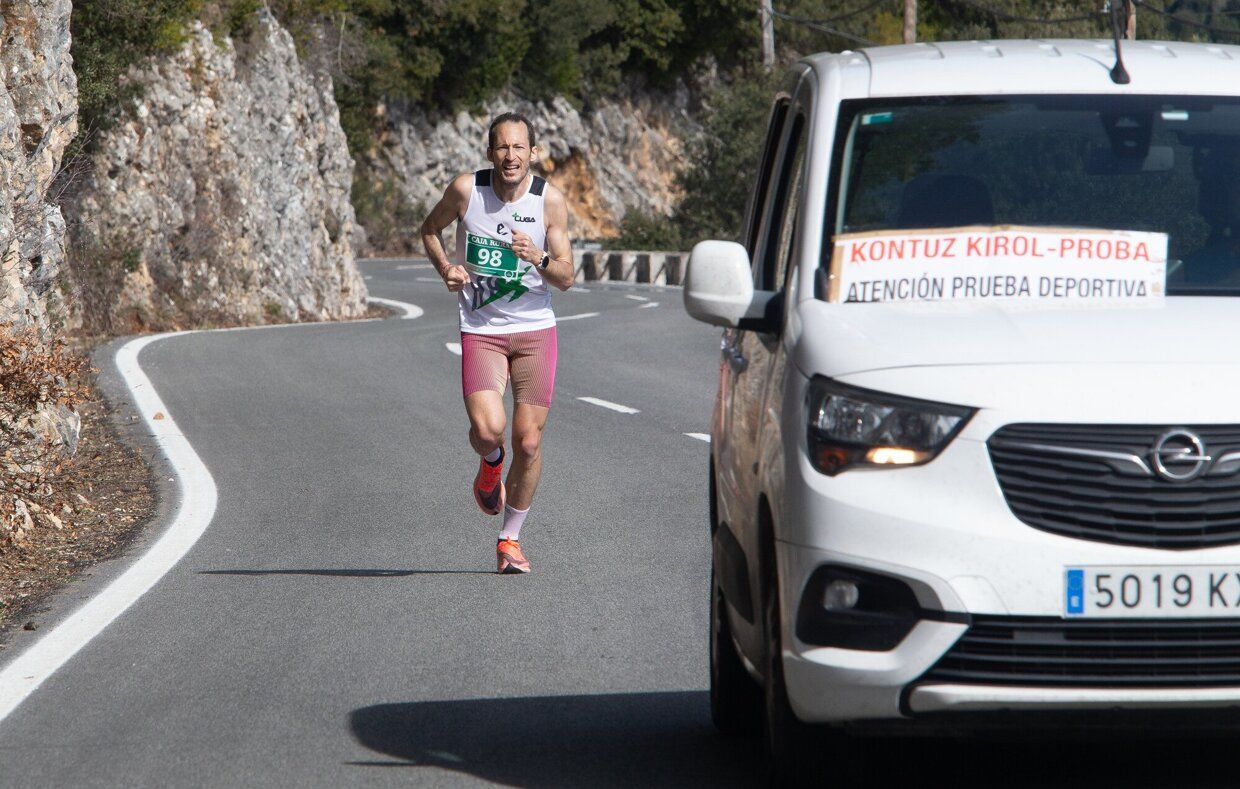 El calor no puede con el Cross de Etxauri