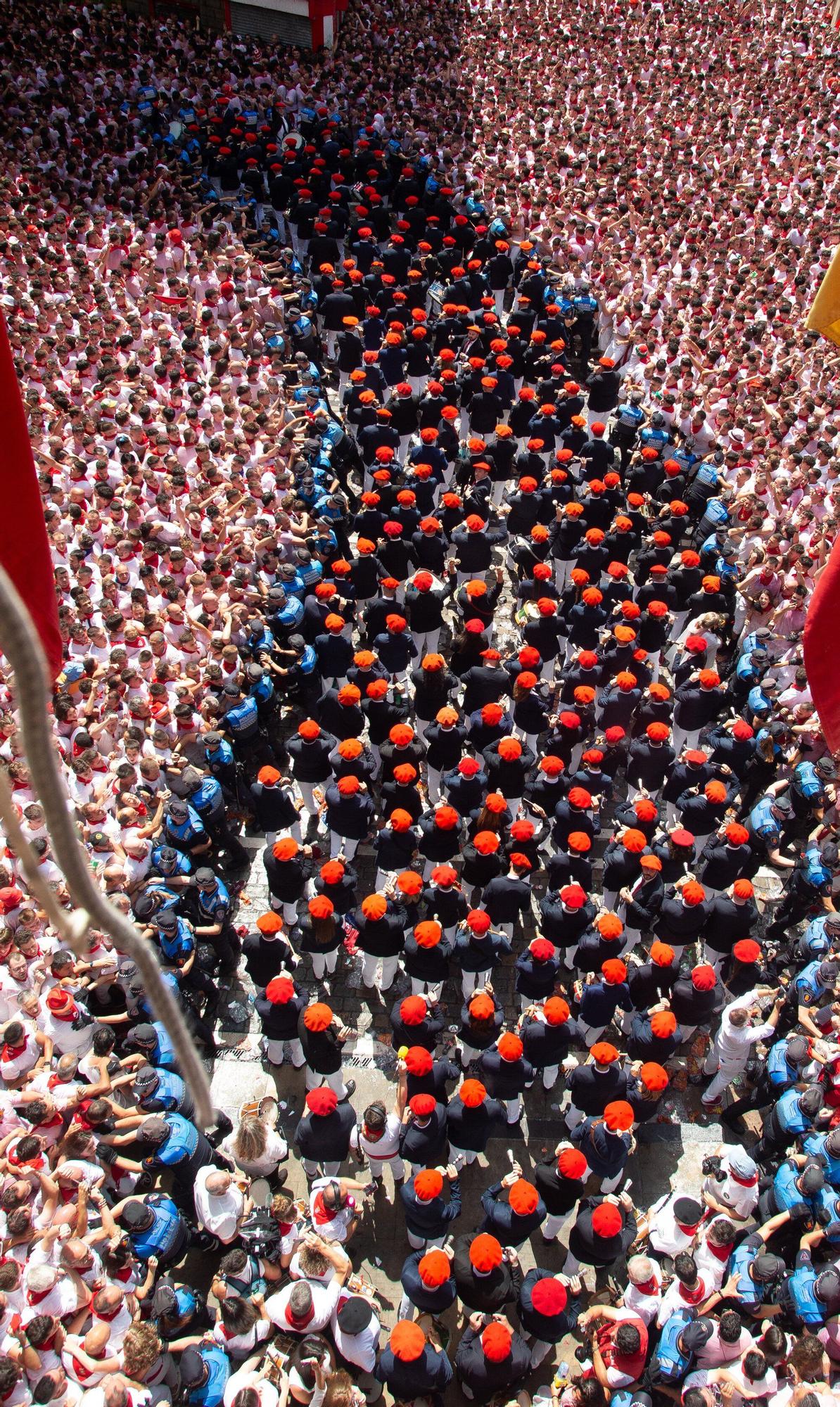 Fotos del  Chupinazo de San Fermín 2025 en Pamplona: ¡La fiesta más internacional se enciende con un grito solidario por Palestina!
