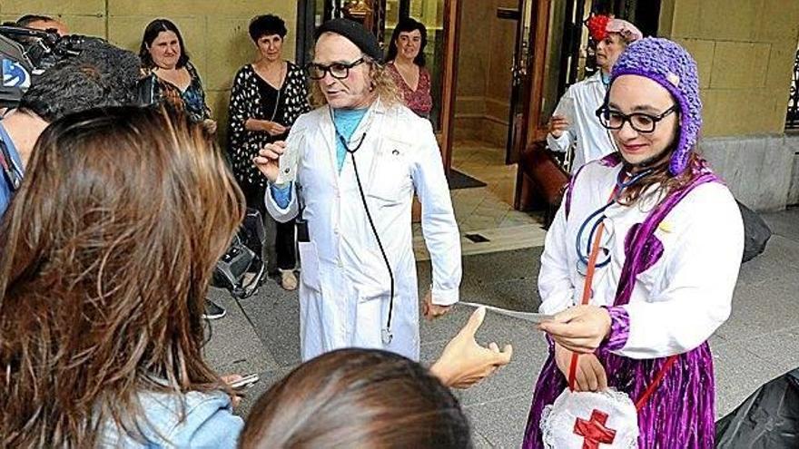 Oihulari Klown reparte recetas contra la homofobia